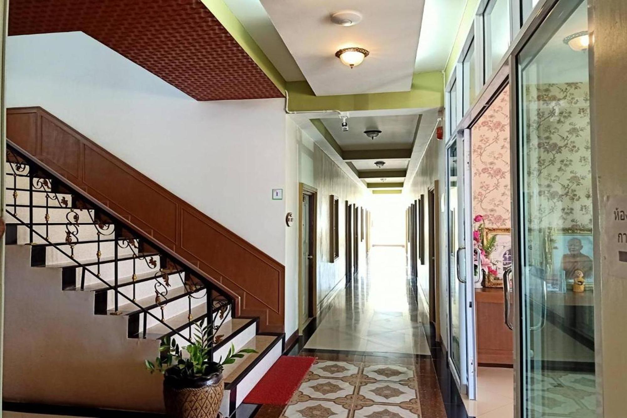 Karnmanee Place Hotel Udon Thani Esterno foto