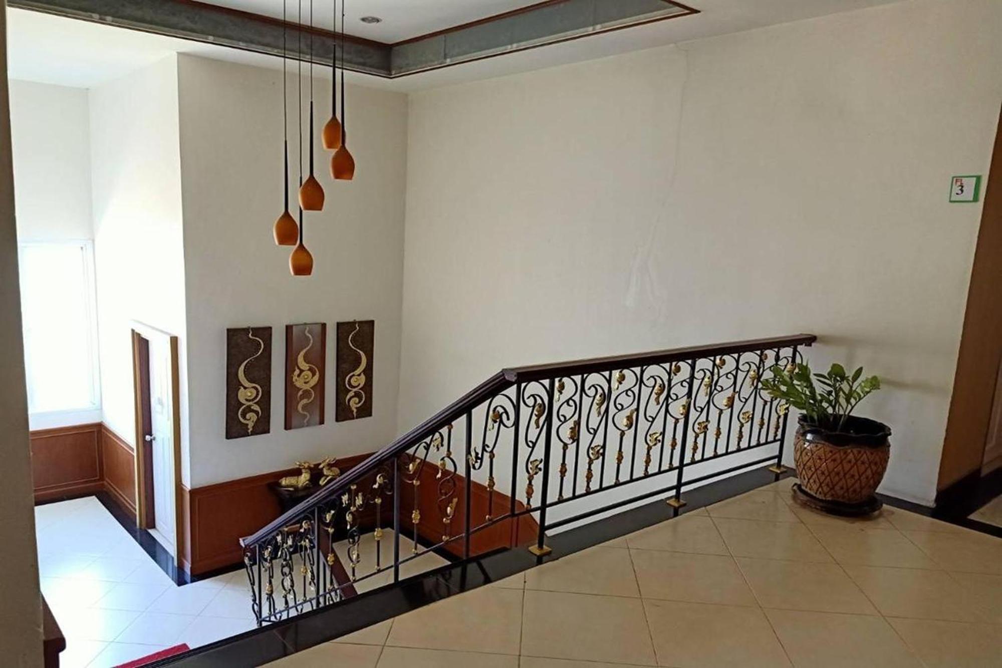 Karnmanee Place Hotel Udon Thani Esterno foto